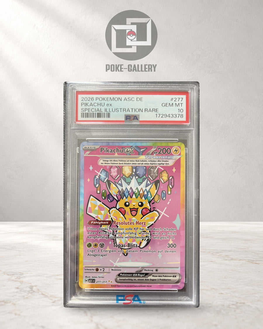 Beispielbild: Pikachu ex 277/217 aus Erhabene Helden, deutsche Pokémon-Karte im PSA-10-Slab vor dem POKE-GALLERY-Logo. CERT im Foto: 172943378.